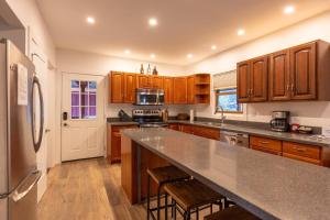 Huckleberry Lodge by Fernie Central Reservations
