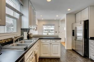 Mid-Century Family Bungalow Desirable Birmingham!