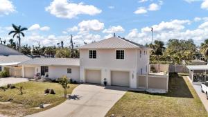 Full Duplex | Beach Supplies | Boat Trailer Space