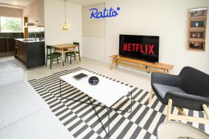 202 Torre Minerva QueenSize SofaC Terraza Parking