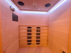 KATIES Apartments bei Regensburg - Infrarot-Sauna, Balkon & Parkplatz