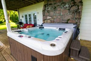 Sparrow Lake Guest House