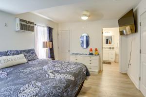 1 Mi to Festivals! Grand Isle Getaway w Deck
