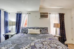 1 Mi to Festivals! Grand Isle Getaway w Deck