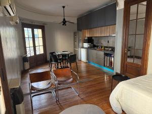 Corner Corrientes apartment