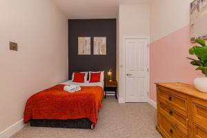 Seaview 3 bedroom Apartment Sleep 8 Guests