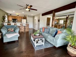 Baypoint Condo, Pool, Dock, relaxing location