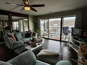 Baypoint Condo, Pool, Dock, relaxing location