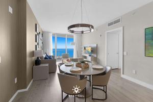 Insane Ocean View Balcony - Beachfront Resort & Pool