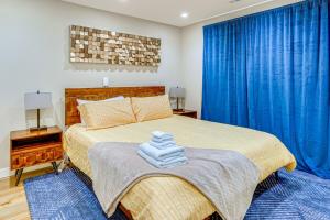 Luxury condo near city and mountains