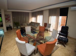 Villa avec piscine et sauna 8 chambres proche commodité et Casa Finance City