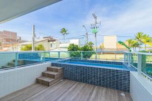 Ocean Blue #02 - Studio com piscina por Carpediem