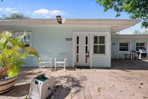 Mermaid Cottage Cozy 2 bed Cocoa Beach Getaway
