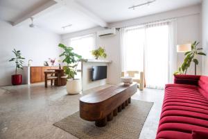 Seseh Townhouse - 2 Bedroom Ricefield House