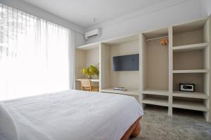 Seseh Townhouse - 2 Bedroom Ricefield House