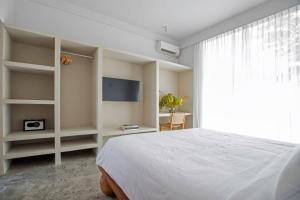 Seseh Townhouse - 2 Bedroom Ricefield House