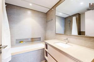 NEXT TO BURJ AND DUBAI MALL 2 BR BEST LOCATION