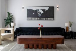 Seseh Townhouse - Chic 2BR Amongst the Ricefields