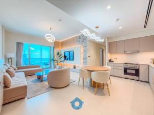 BEST SEA VIEW NEXT TO BURJ KHALIFA AND DUBAI MALL