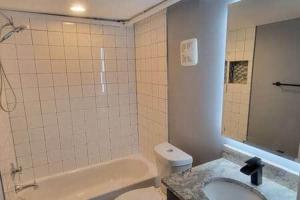 *Oceana* Entire King 3 BR lower level at MicroLux