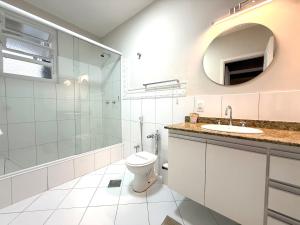 Gorgeous 2 bedroom home one block from beach