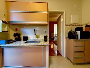 Gorgeous 2 bedroom home one block from beach