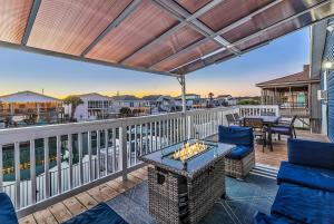 New! Water Views! Heated Pool! 4 min walk to Beach