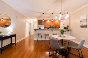 Savannah Residences Private Parking 3BR-2BA SAV-205