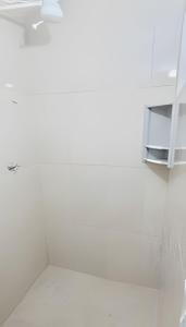 Sobrado na barra, próximo a passarela.