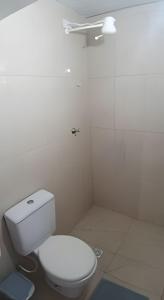 Sobrado na barra, próximo a passarela.