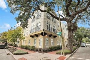 Savannah Residences Private Parking 3BR-2BA SAV-305