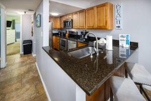 Islander FWB 501 Spacious gulf front condo