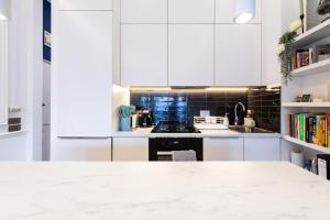 Beautiful flat with a garden house