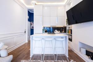 Beautiful flat with a garden house