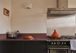 Georgian Luxury Margate TownHse sleeps 11 by ADLIV