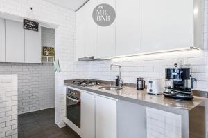 Los Leones Apartments By Mr BnB