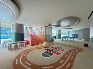 Luxury 1BR - Private Balcony Pool & Smart Home - Binghatti Phantom JVC