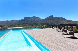 2 Bedroom Apartment - Newlands Peak