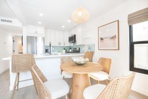 Rare 5Br Retreat Just Steps From 44Th Street Beach By Beachview Rentals