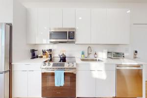 Boston Landing Studio - Rooftop Deck, Near MBTA