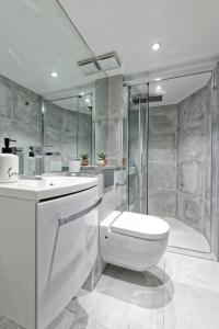 Superb mezzanine with balcony - premium street.