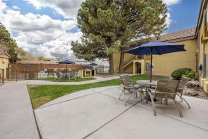 Best Western Airport Albuquerque InnSuites Hotel & Suites