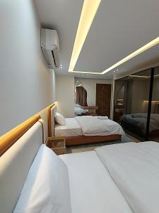 شقه امام بيت ورد الدقي