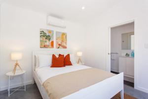 Charming Heritage Cottage Large 4BR Home