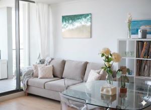 Spacious 3BR Waterfront Apt Pool Gym Free Parking