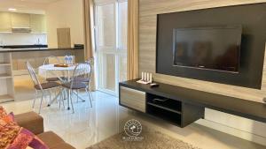 Apto sofisticado a 300m do mar – Quatro Praças