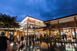 Architectural Luxury Haven with Pool & Views