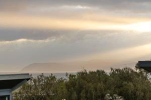 Idyllic Aireys Retreat -ocean & hills meet