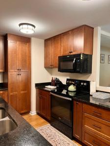 Nature Retreat at cozy Ranch, North Raleigh Close to RTP, Airport, Duke