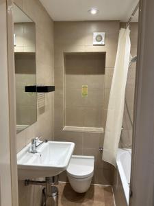 Stylish 2-Bedroom Flat on Brompton Road by Harrods